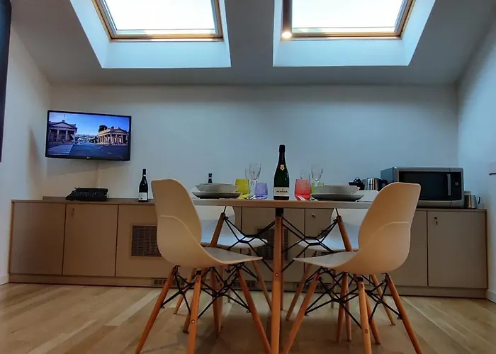 Nxt Station Deluxe Apartment